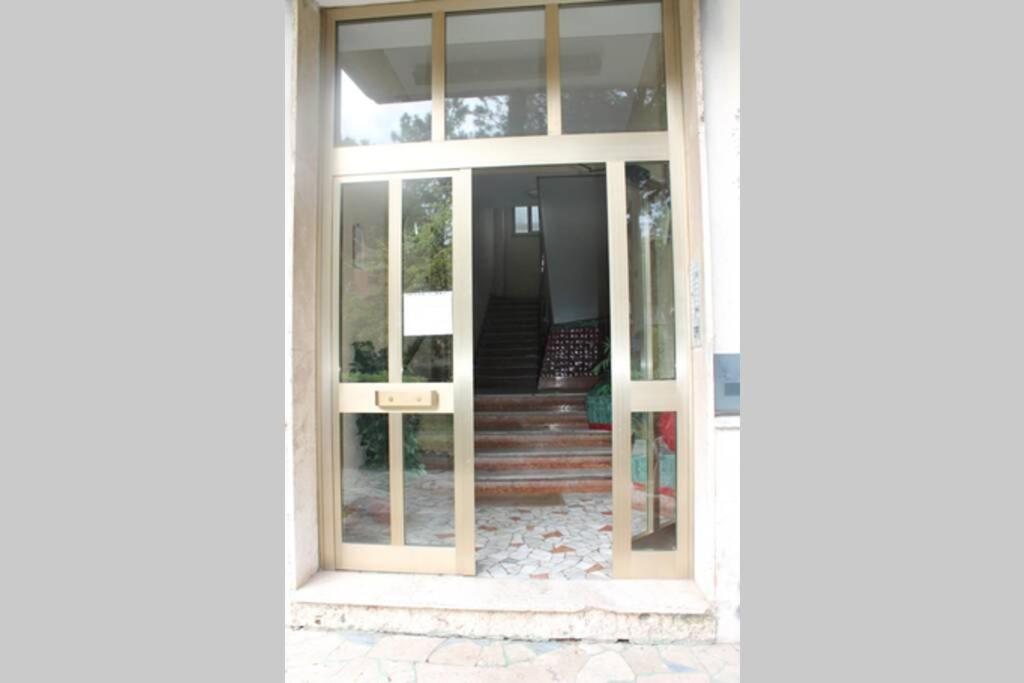 Appartamento locato con finalità turistiche Ostia Exterior foto